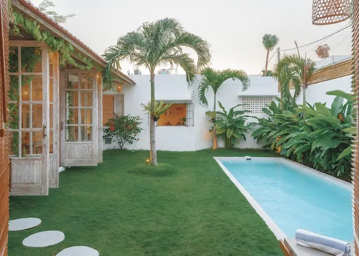 Mediterranean Oasis In 別荘 *