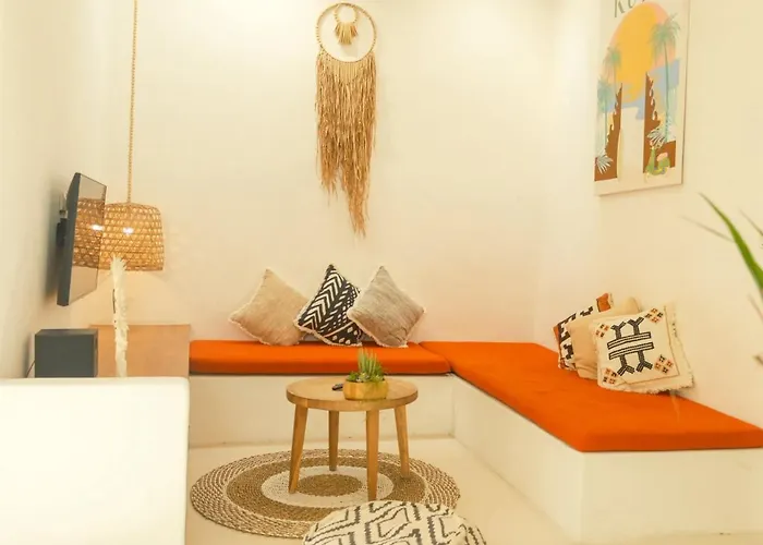Mediterranean Oasis In 別荘